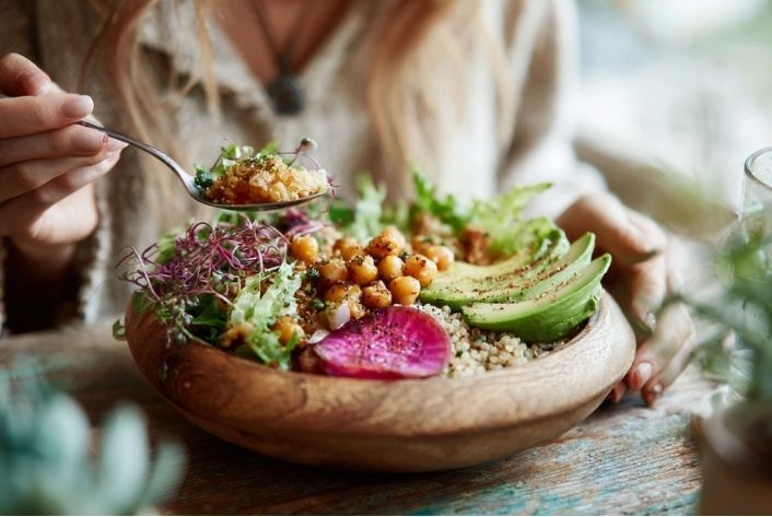 6 eating habits that protect strength into your 80s